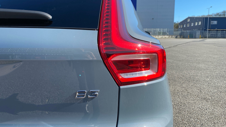 Volvo XC40 2.0 B3P Core 5dr Auto Petrol Estate